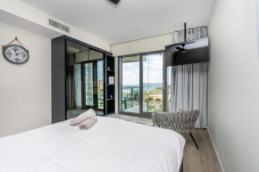 סיאסטה מול הים המיקום הטוב ביותר seasta by the sea BEST LOCATION IN TOWN